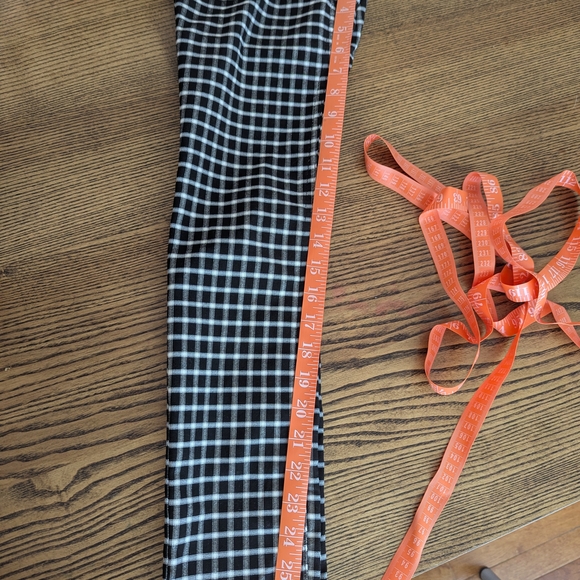 EUC Urban Outfitters UO Womens Size 0 XS Plaid Black White Button Front Pants - Picture 2 of 9